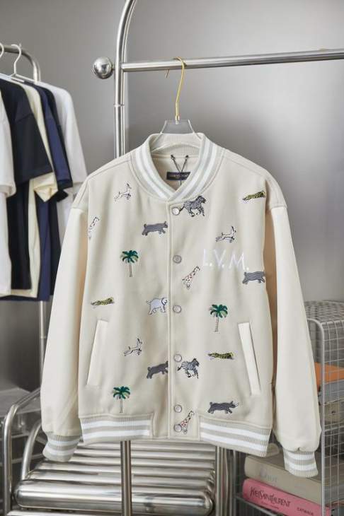 Picture of Louis Vuitton Jackets _SKULVS-XLhgntx3431586
